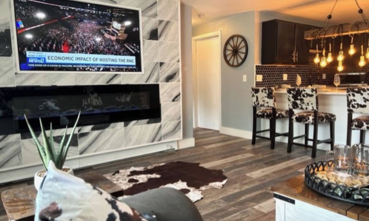 Appleton Apartment | Cowboy Couture at Ritchie’s Residence of Kensington