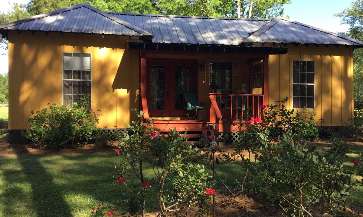 Perkinston Cottage | Cozy 1-bedroom cottage in beautiful Perkinston located on a peaceful farm.