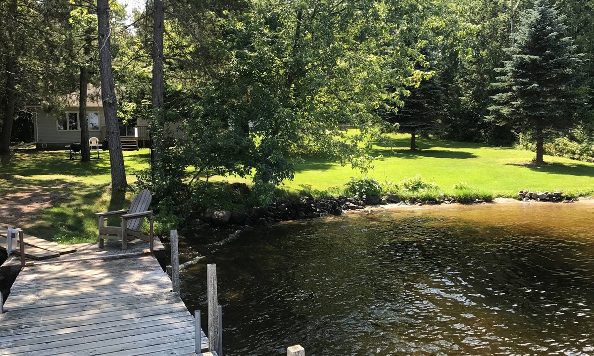 Tower Cabin | Cozy 3 bedroom cabin centrally located at Moccasin Point, Lake Vermilion.