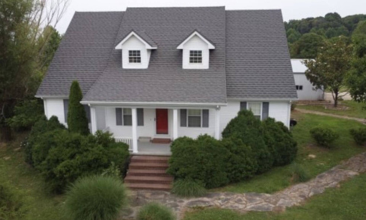 Herod House | Cozy Farmhouse with 4 Bedrooms and 3 Baths