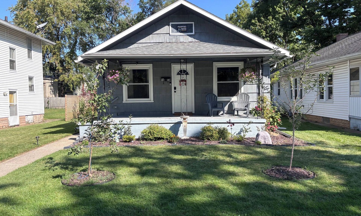 Northeast South Bend House | Cozy Home, 25 minute walk to the stadium
