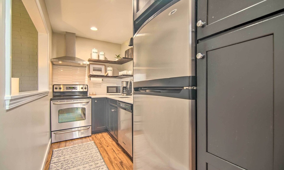 Lake Geneva Apartment | Cozy Lake Geneva Retreat With Year-round Views!