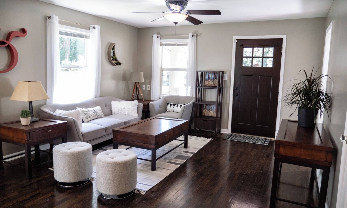 Roeland Park Cottage | Cozy Roeland Park Cottage - Central Kansas City - Long-Stay Friendly