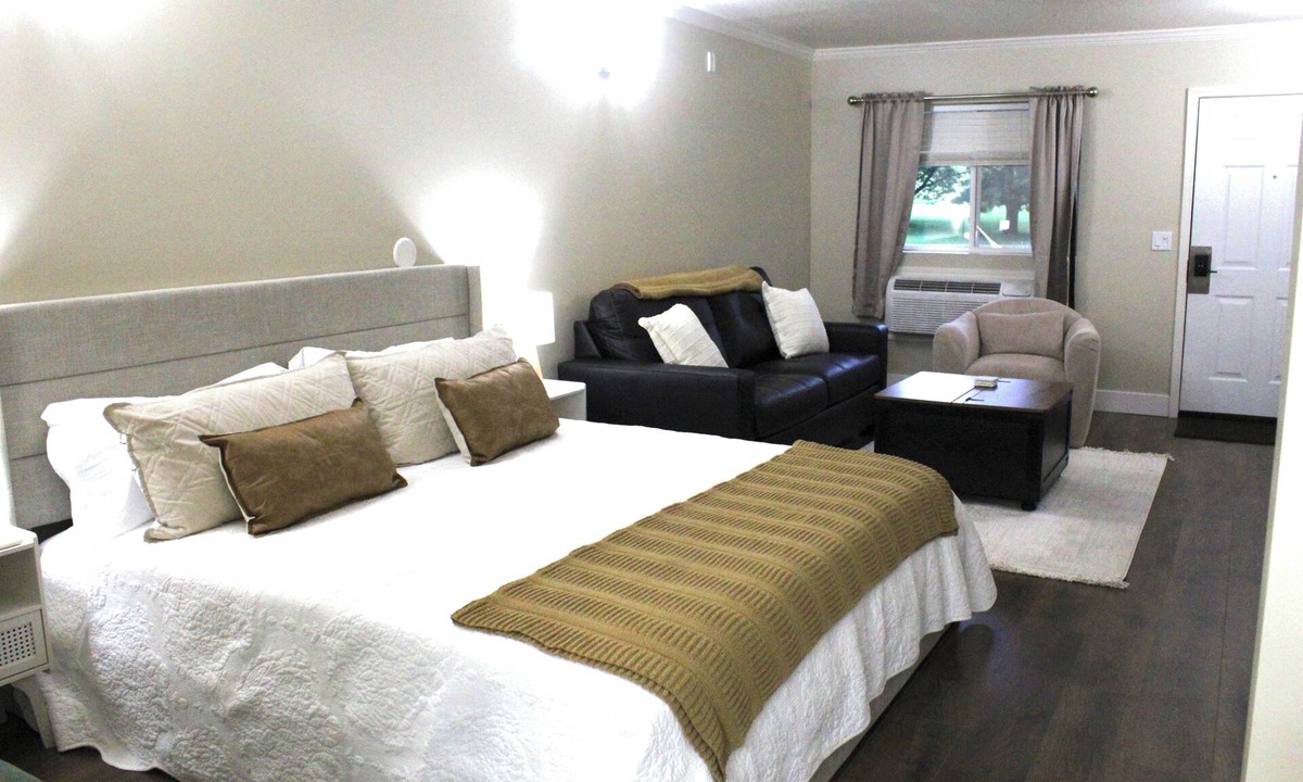 Bellaire Condo | Cozy Studio condo, newly renovated at Shanty Creek.