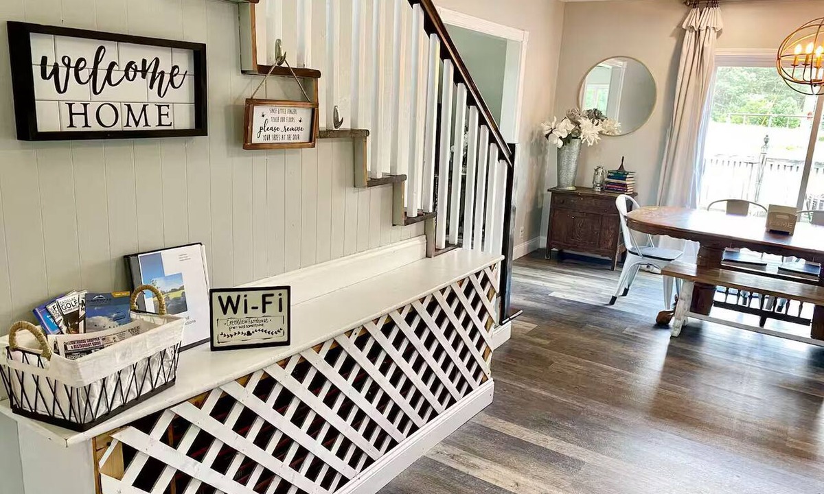 Northeast House | Creek View Farmhouse-Style Home on Acreage