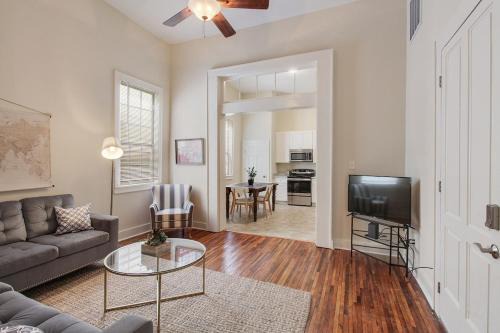 South 7th Ward Apartment | Cute 1bed 1bath 4blocks from French Q, steps from Jazz & music venues