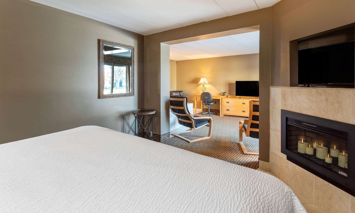 Birch Run Hotel | Days Inn by Wyndham Birch Run