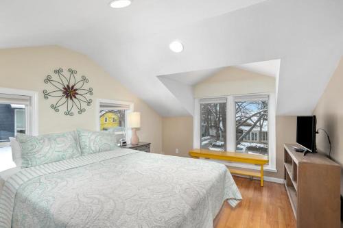 Saugatuck Apartment | DT View apt in Heart of Saugatuck walk anywhere