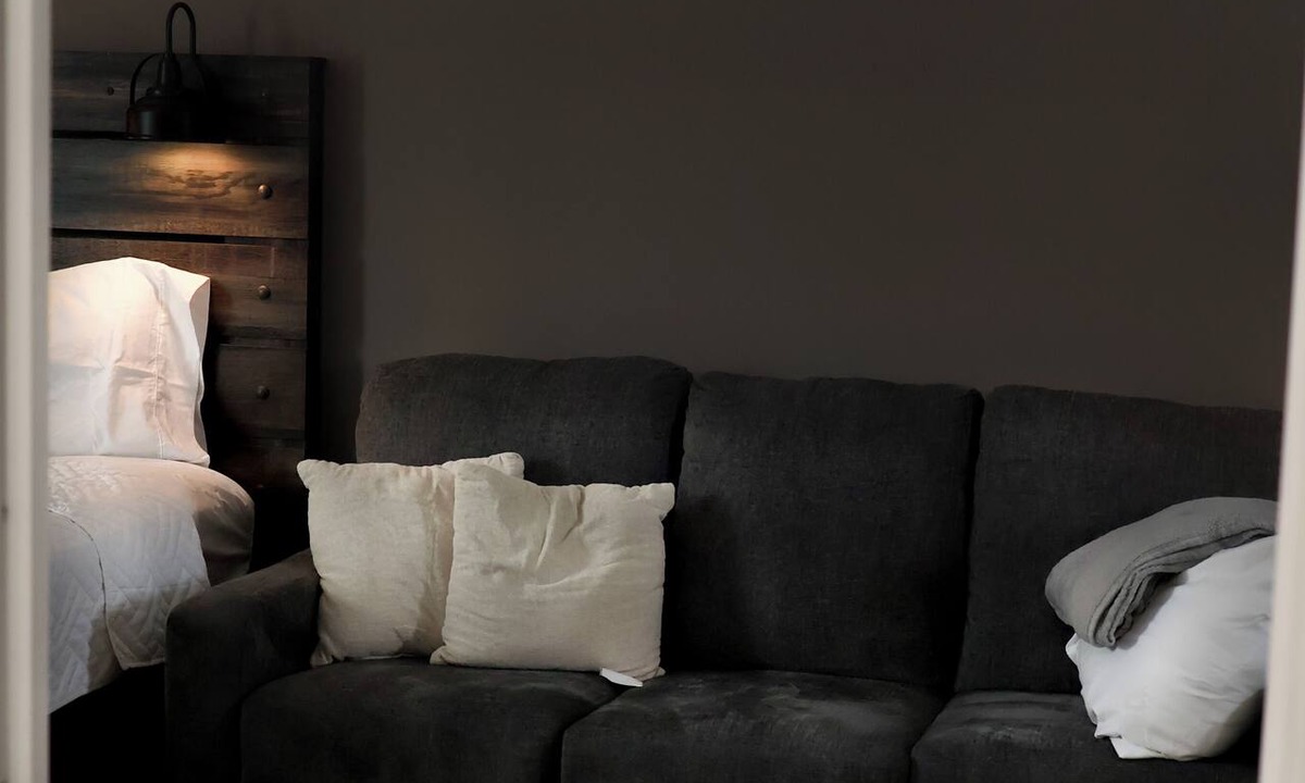 Eckerman Hotel | Enjoy a cozy stay at U.P. Trails Getaway inEckerman with AC
