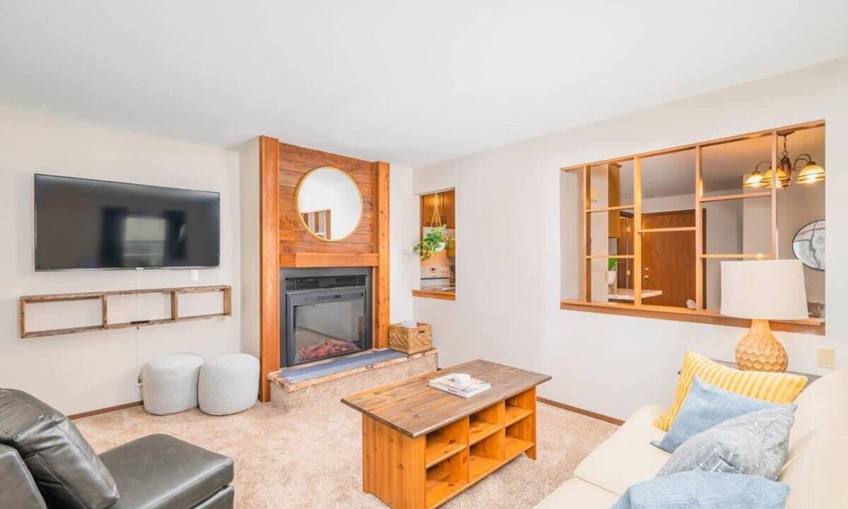 Appleton House | Family-Friendly Home 2 Min to Grocery & Highway