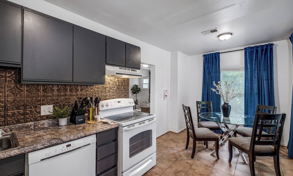 College Heights Apartment | Fully Furnished, Pet-Friendly Renovated Apt Near EMU w/Free Parking