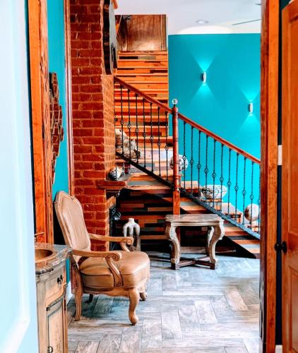 Faubourg Lafayette Apartment | Gallery Alive!