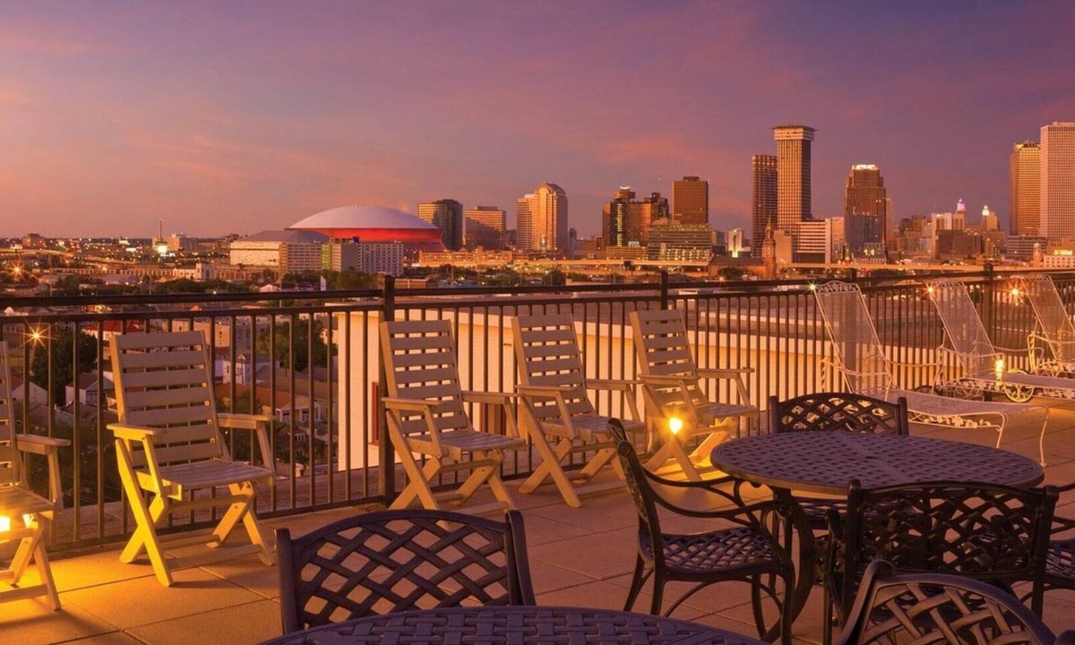 Faubourg Lafayette Resort | Garden District 1BR Suite at Club Wyndham Avenue Plaza – Streetcar Access