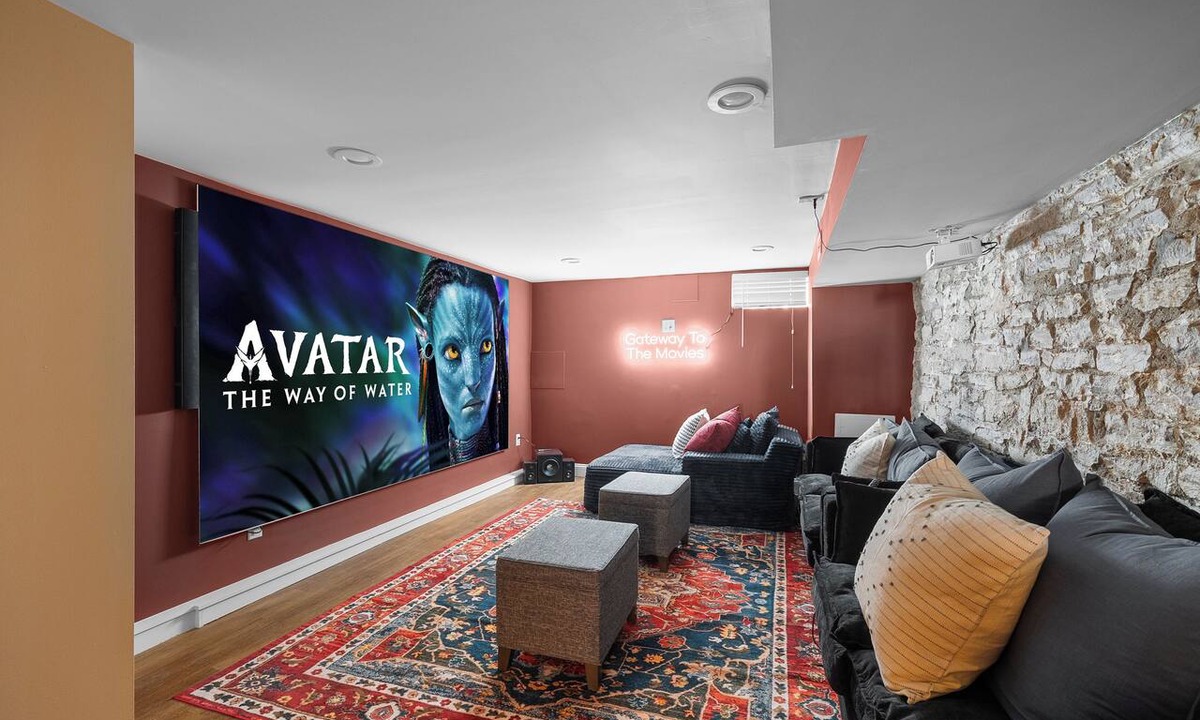 Soulard House | Gateway Getaway the Soulard Social: Game, Play, & Movie Rooms