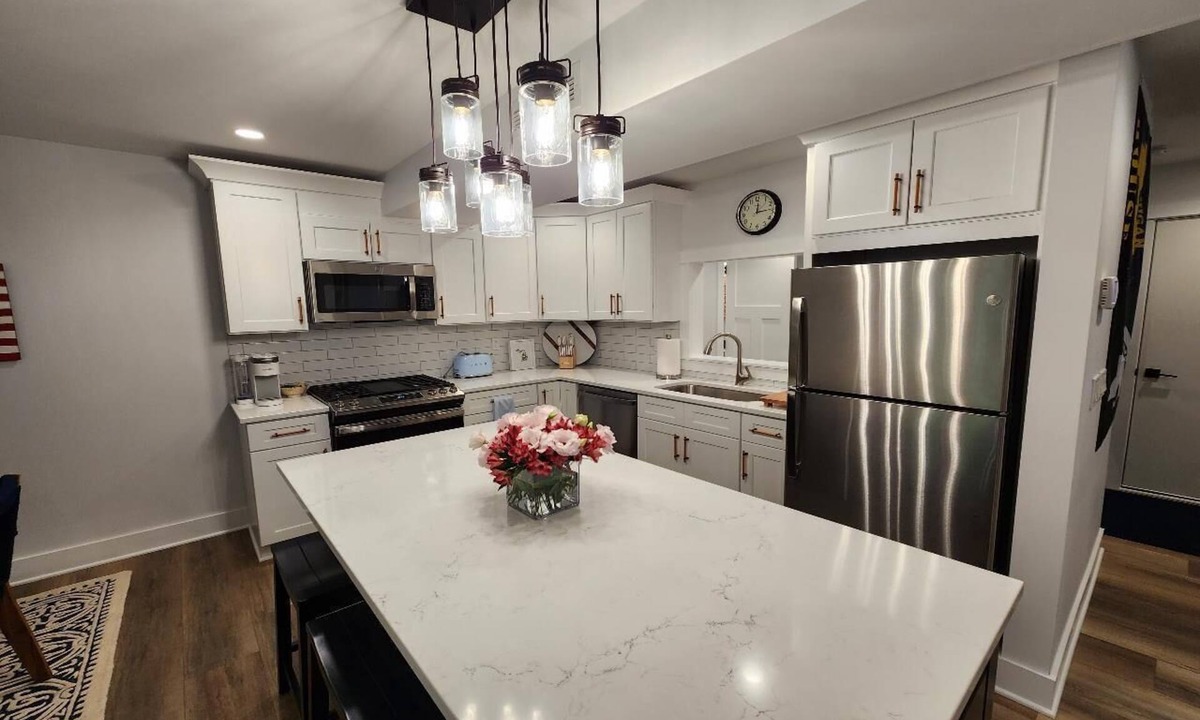 Harbor Springs Condo | Gorgeous 4 bedroom condo - 10 minutes from Harbor Springs & Ski Resorts