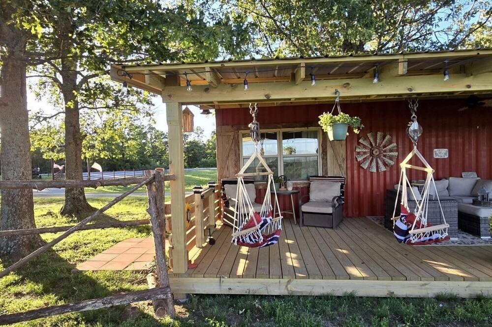 Gainesville Cabin | Gorgeous Container for a Romantic Getaway on a Ranch with Incredible Views in Gainesville, Missouri