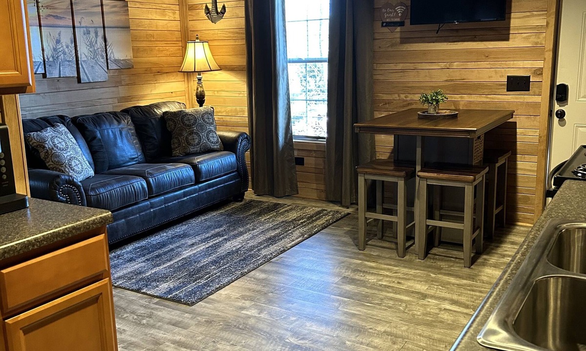 Grand Rivers Condo | Grand Rivers, KY ~ Unit B ~ Cozy & Charming ~ near Kentucky & Barkley Lake