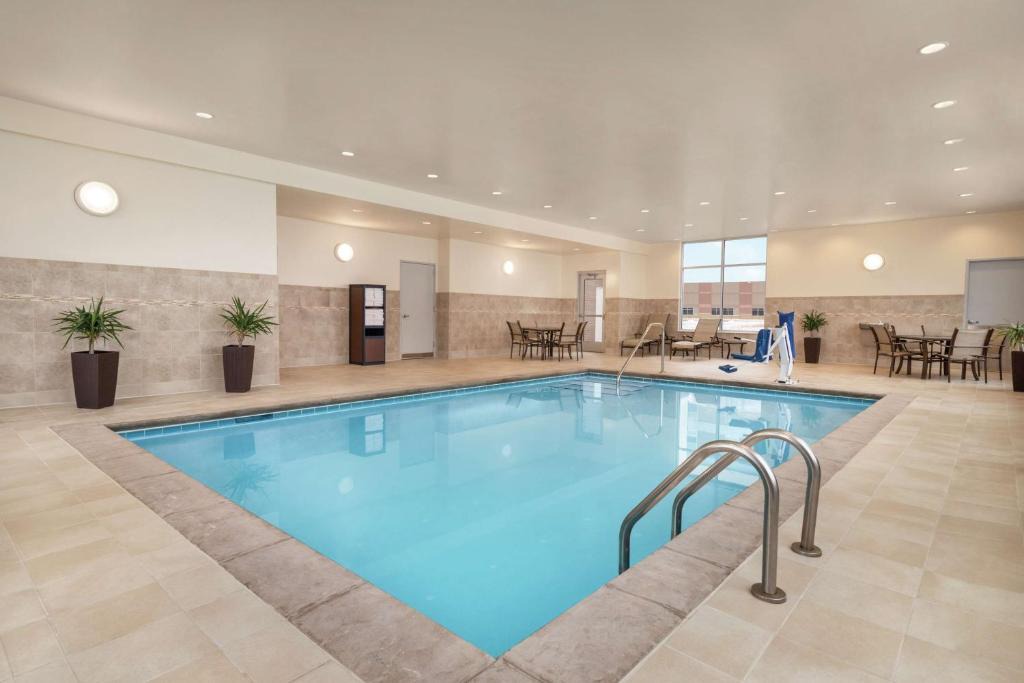 Brooklyn Park Hotel | Hampton Inn Brooklyn Park