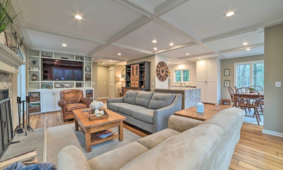 Birchwood Farms Cottage | Harbor Springs Retreat ~ 5 Mi to Downtown & Beach!