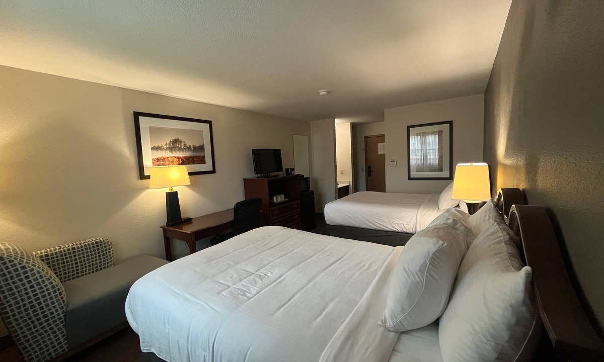 Sheboygan Hotel | Harbor Winds Hotel