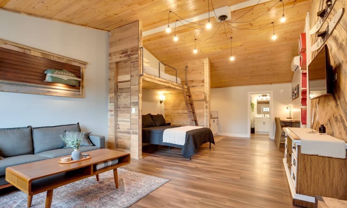 Tomahawk Apartment | Harris Inn – Unit 3 | Tomahawk WI | On the Trails