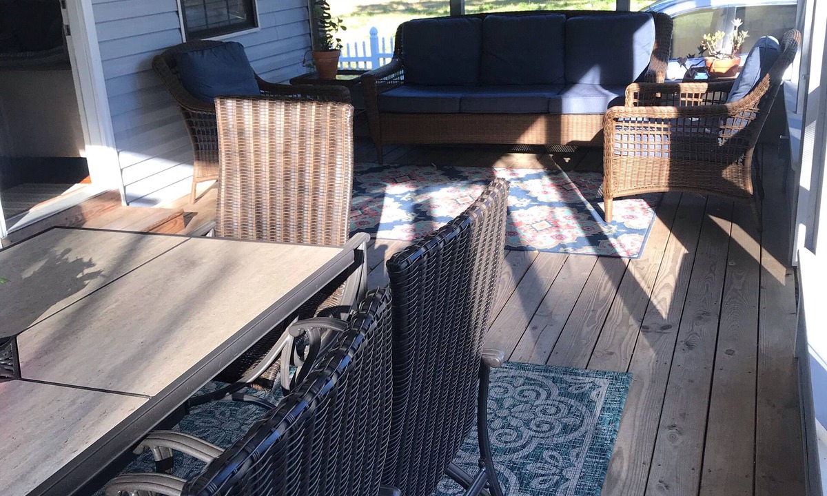 Pass Christian Cottage | Hayden Cottage. Great location and comfortable cottage.