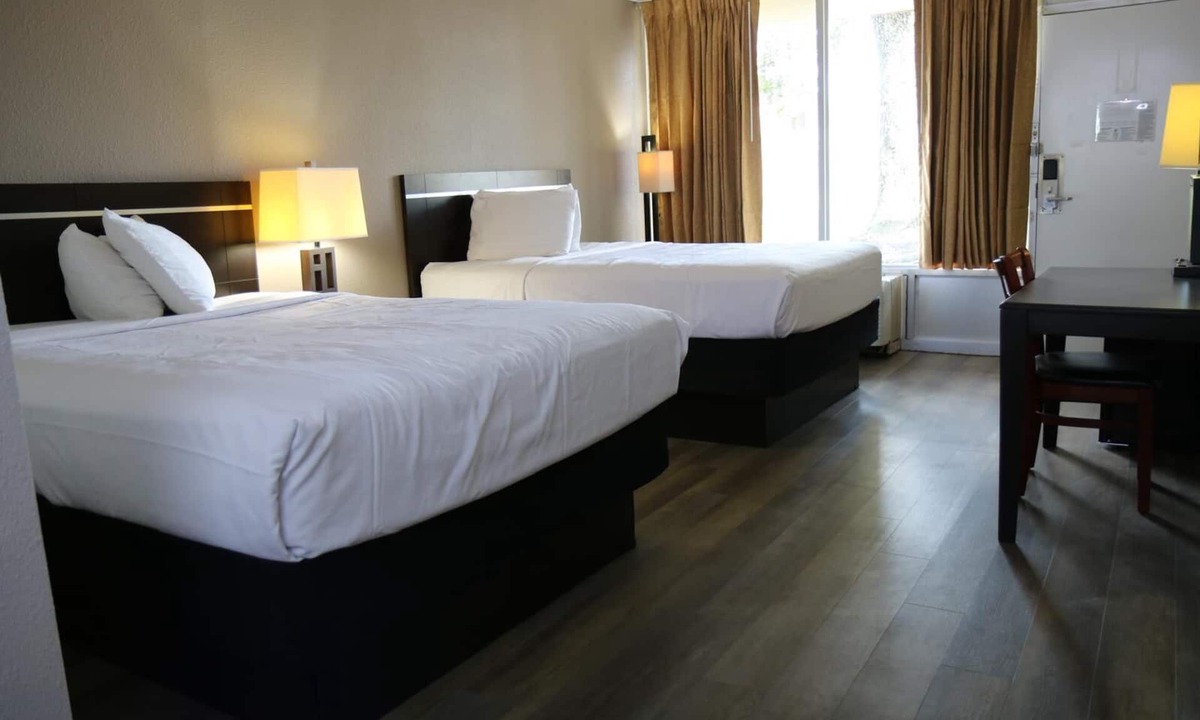 Baton Rouge Hotel | Heritage Inn & Suites by Capital O Baton Rouge I 10