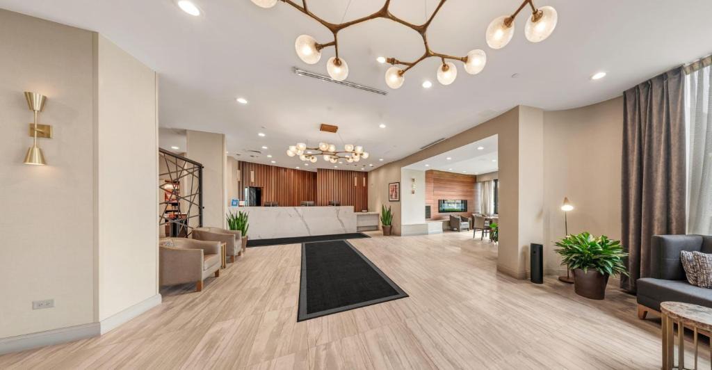 Oak Lawn Hotel | Hilton Chicago/Oak Lawn