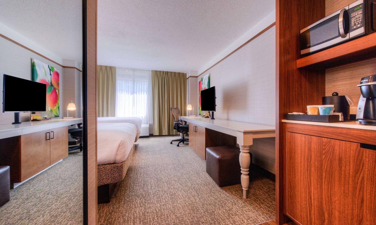 Southfield Hotel | Hilton Garden Inn Detroit - Southfield, MI