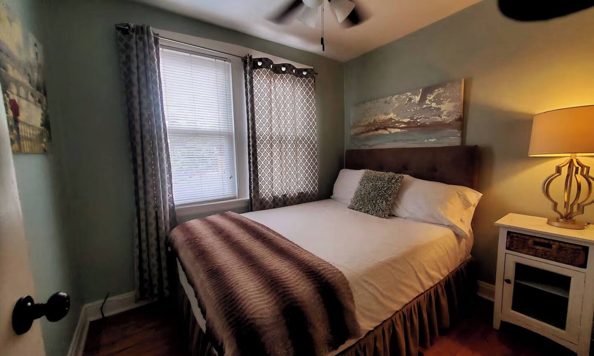 Berwyn Apartment | Hip Music area 2-bedroom Suite