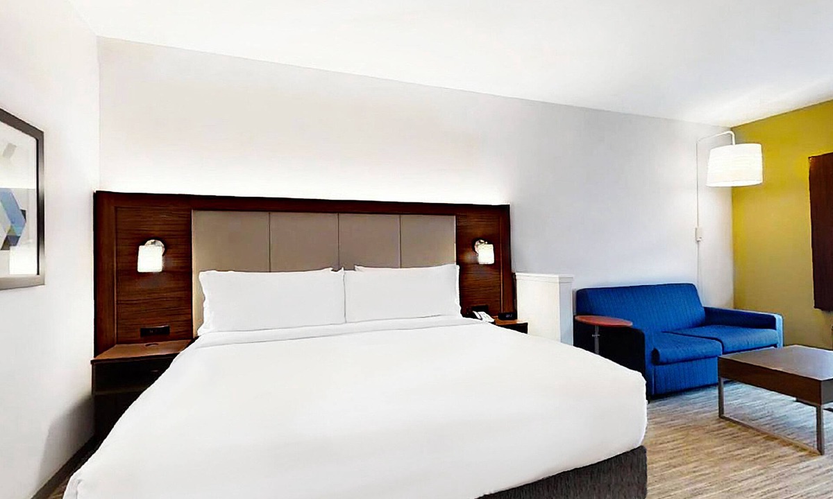 Chalmette Hotel | Holiday Inn Express & Suites Chalmette - New Orleans S by IHG