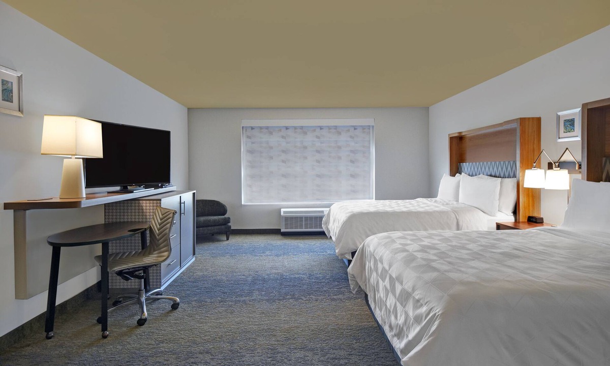 Walker Hotel | Holiday Inn Grand Rapids North - Walker by IHG