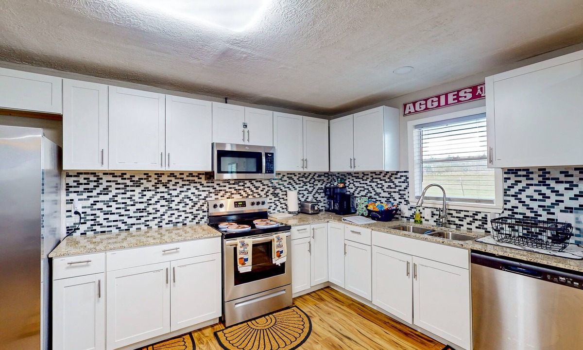 Lyons House | Home near Somerville Lake with firepit, BBQ pit, gazebo, washer/dryer, & patio