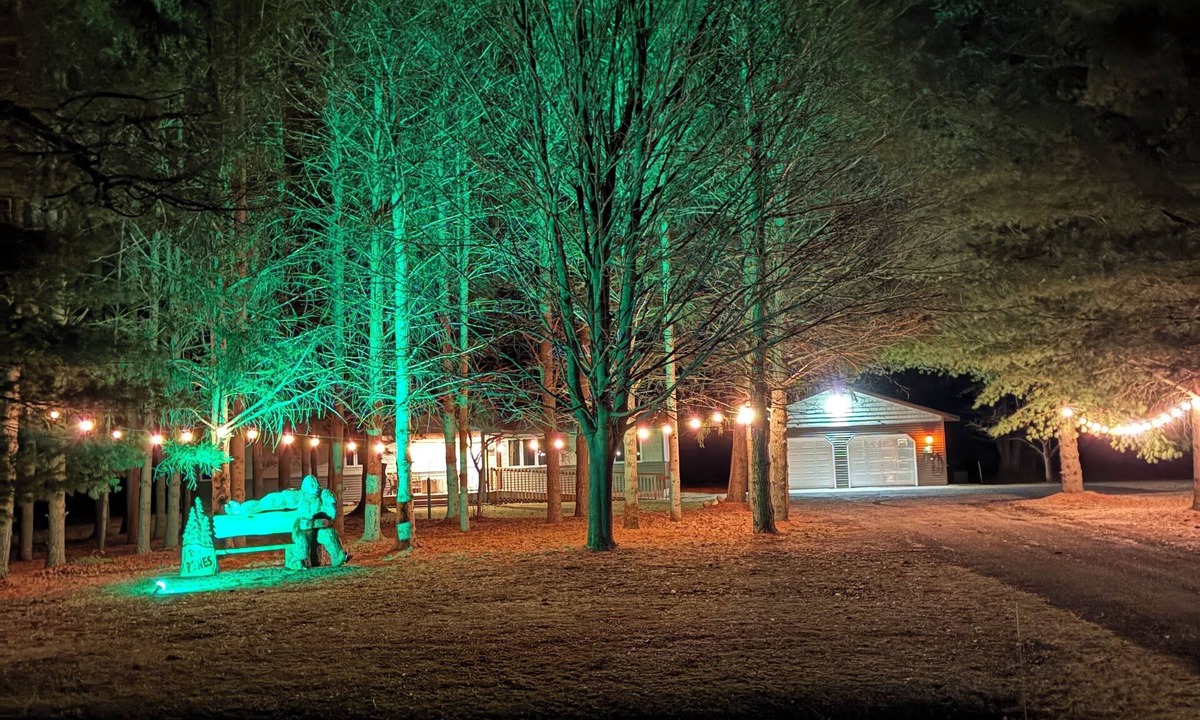 Cascade House | Immersed in Nature, Hot Tub, Sleeps 9, EV Charger
