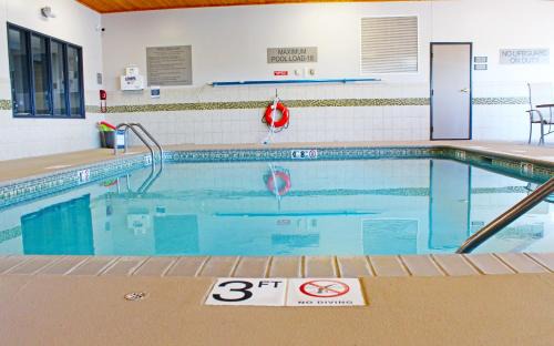 Marinette Hotel | Independence Stay Long Term and Suites