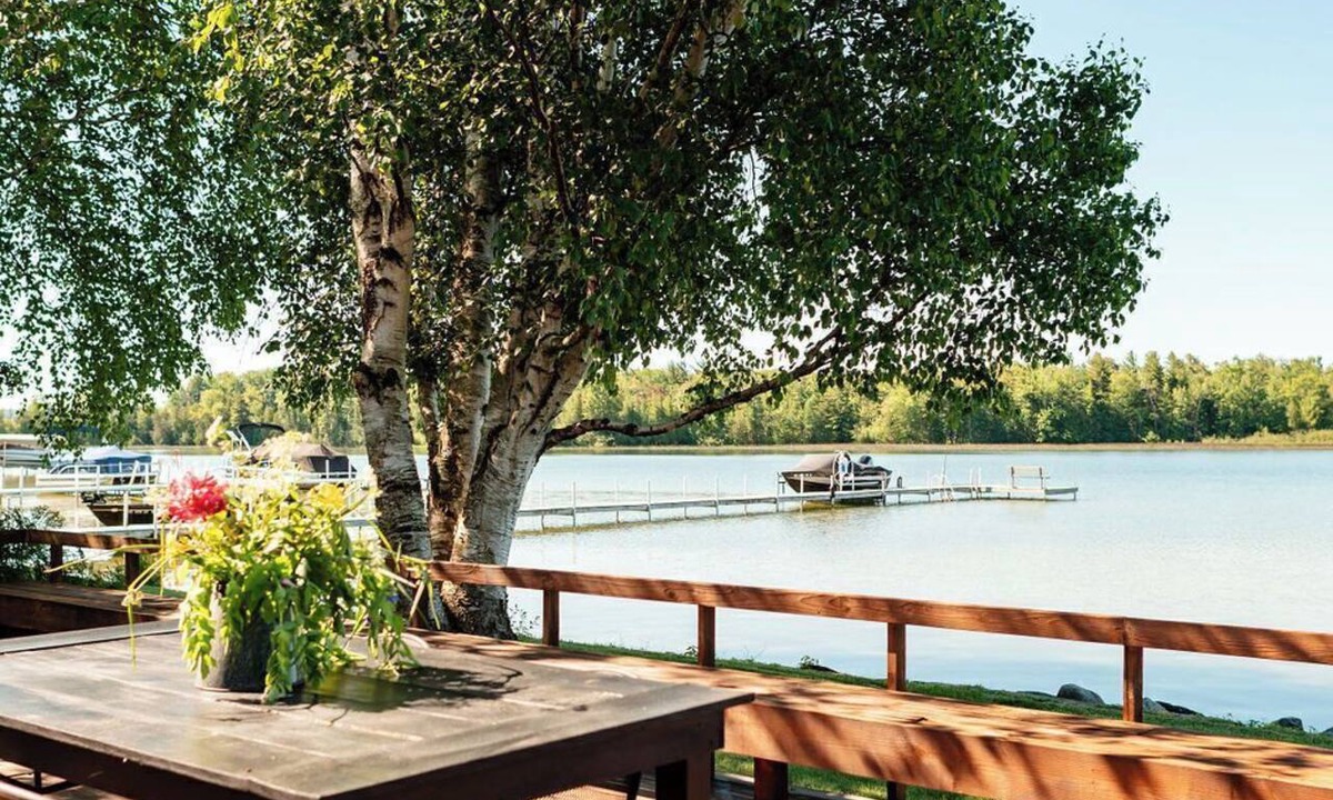 Oden Cottage | Island view Lake Cottage on Crooked Lake, best views!
