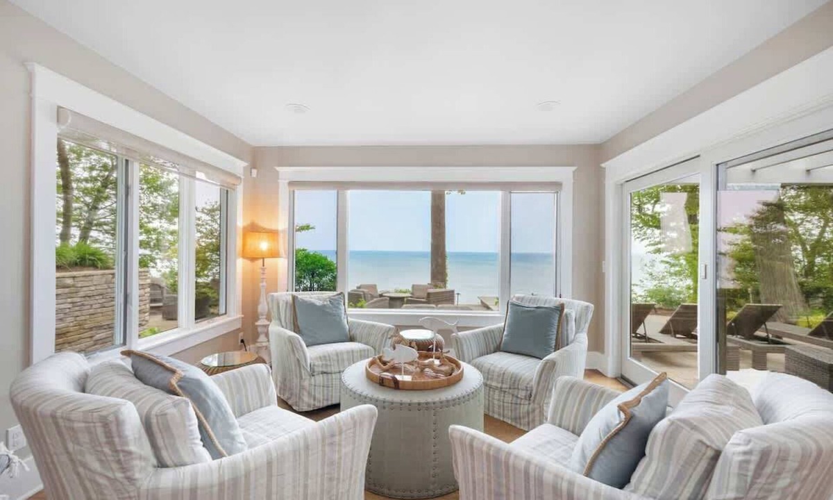 Lake Michigan Beach House | Juniper Presents: Magnificent Lakefront Vacay Home on the Beach