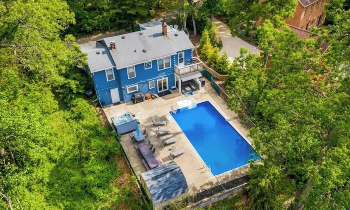 Grand Beach House | Juniper Presents: Private Pool, Hot Tub, Golf Carts and Lake Access