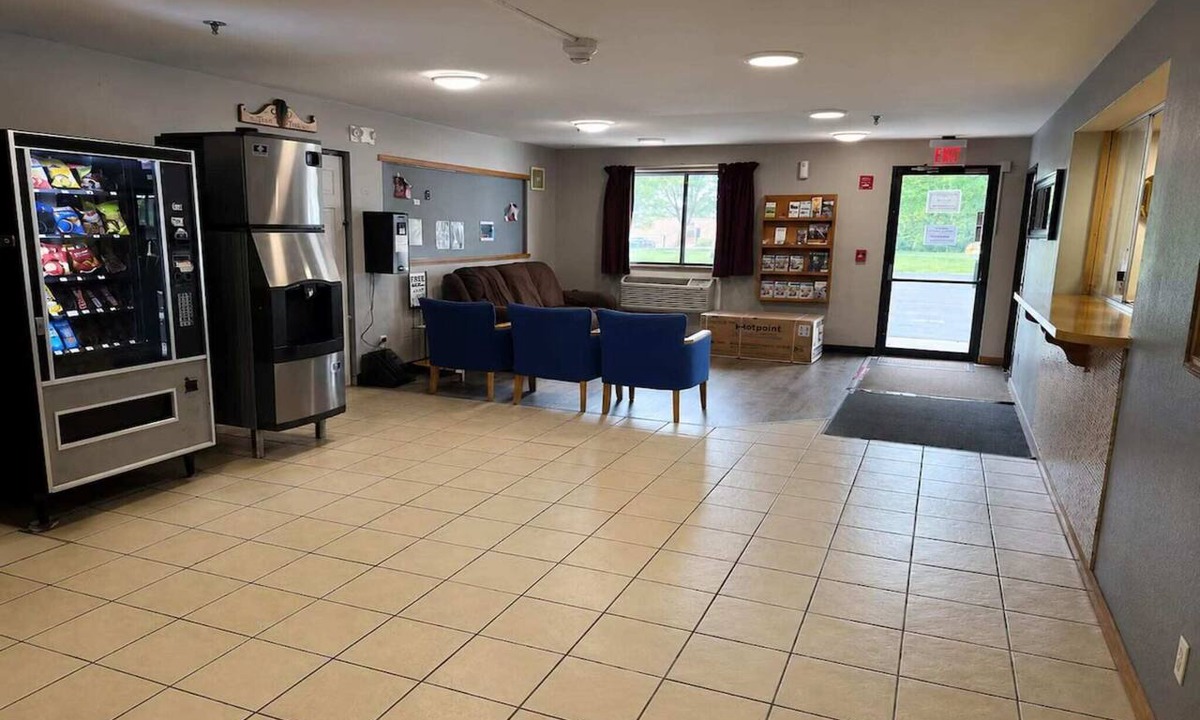 Coldwater Apartment | King Bed Accessible Non-Smoking
