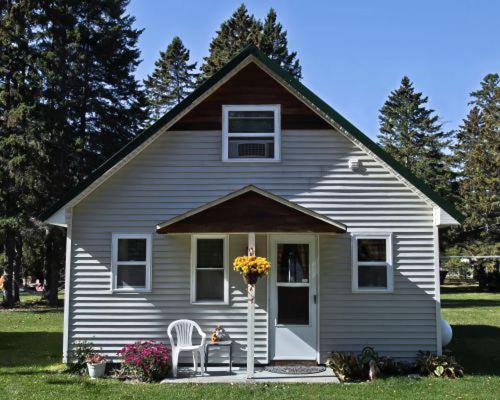 Carp Lake House | Lake Cabin Perfect for a Groups Escape and Outdoor Sports in Carp Lake, Michigan