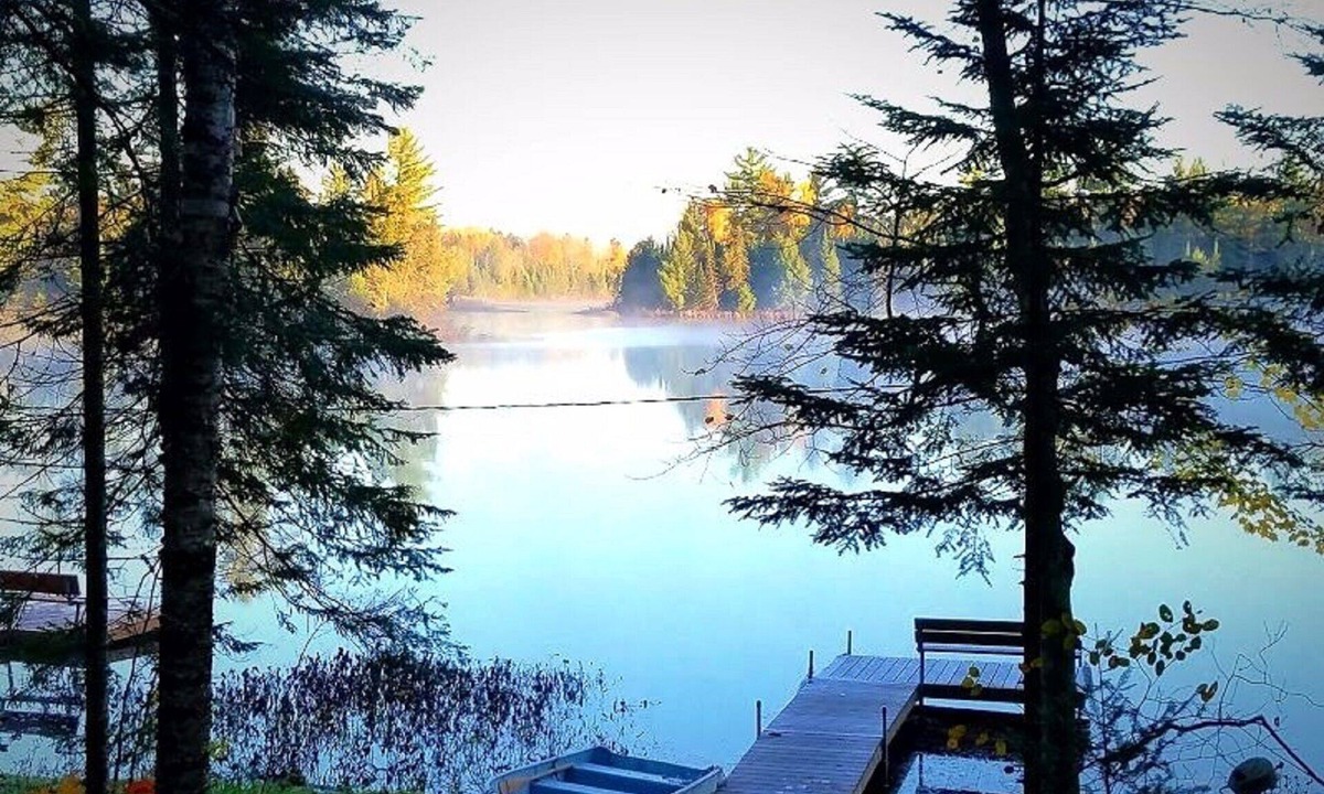 Presque Isle Cabin | Lake Days, Bonfires & Cabin Nights 2 Bedrooms/2 Bathrooms