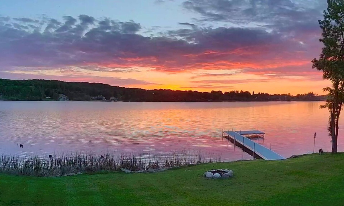 Lake Leelanau House | Lake Leelanau Waterfront Home: 10 min to Leland, Suttons Bay, Lake Michigan