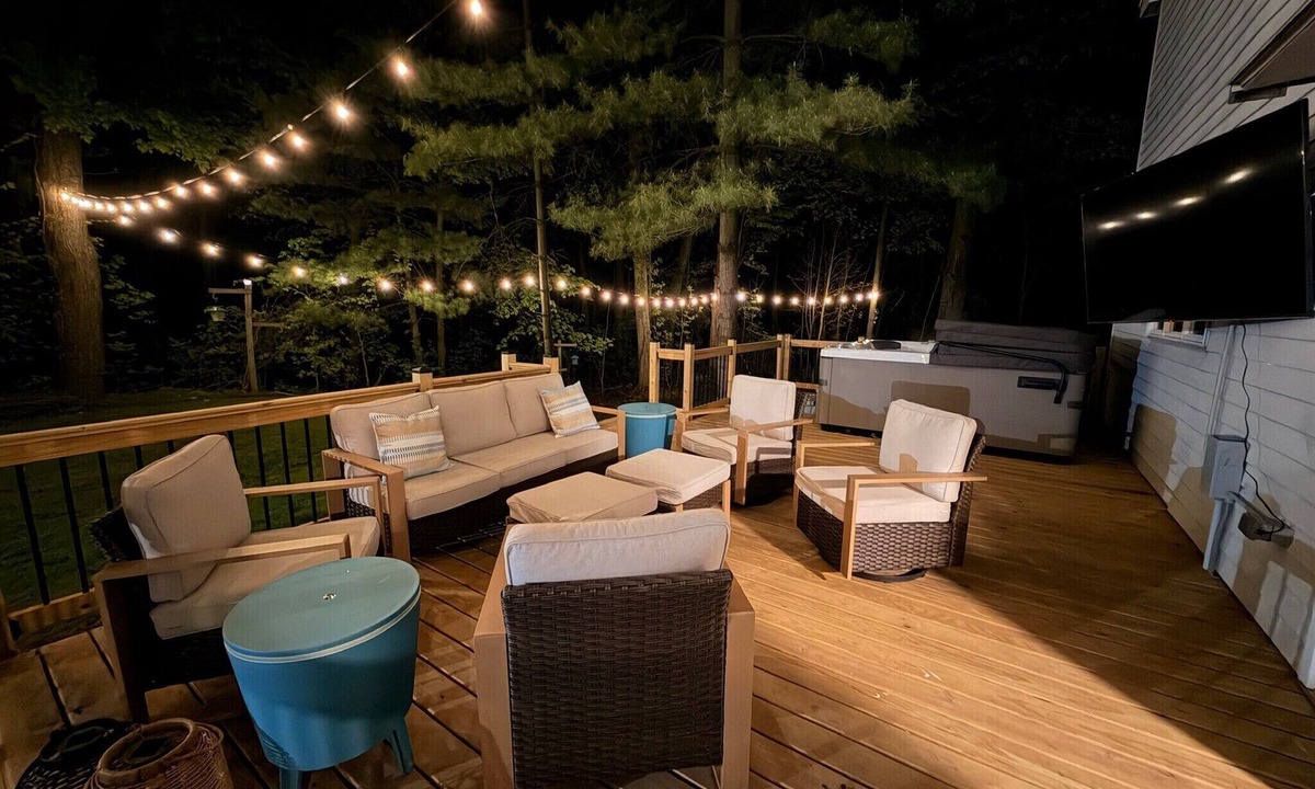 Gobles House | Lake Retreat - Private Dock Hot Tub Arcade Pickleball Basketball