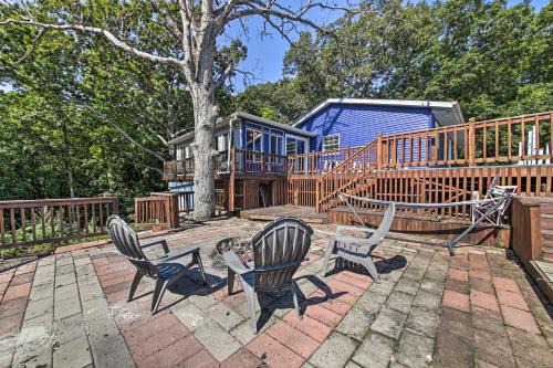 Shelbyville House | Lake Shelbyville Retreat! Cabin 1 Mi to Water