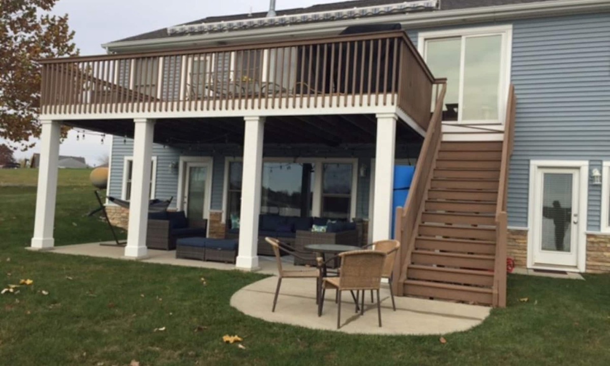 Frontier House | Lakefront 5 bedroom home on beautiful Lake Diane-Camden, Michigan Sleeps 14