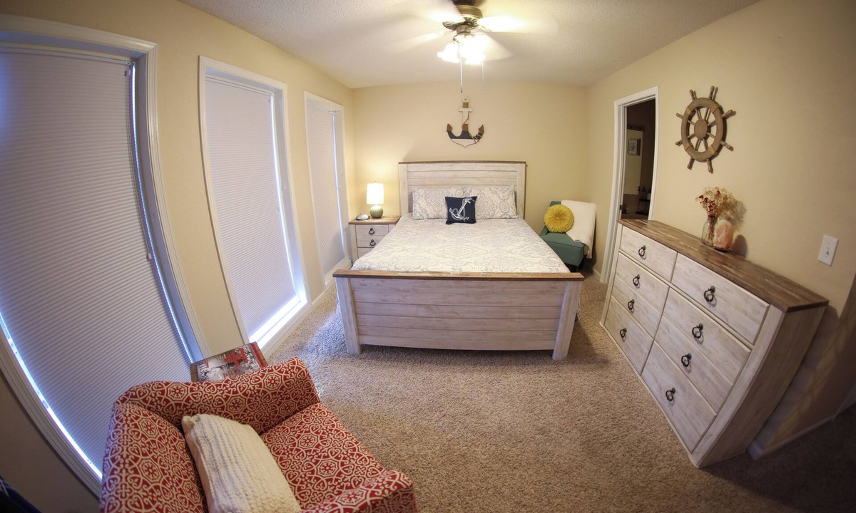 Village of Four Seasons Condo | Lakeside Bliss - Ozark Escape