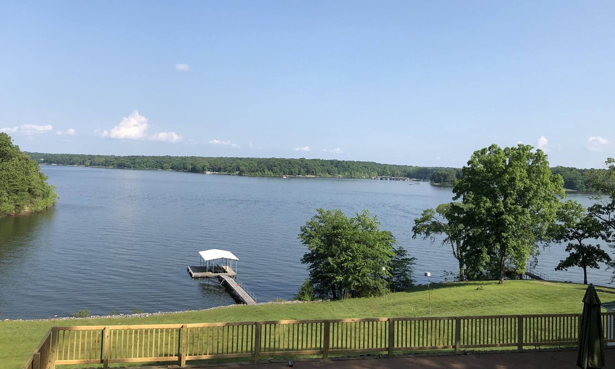 Benton Cottage | Lakeview Home on Kentucky Lake-Jonathan Creek, just off main Lake. Sleeps 6.