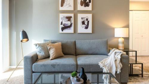 Ballwin Apartment | Landing - Modern Apartment with Amazing Amenities (ID7050X25)
