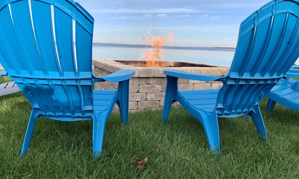 Houghton Lake House | LAST MINUTE OPENING! May 31-June 6. ACT FAST. Large 3BR 3 Bath Waterfront Gem