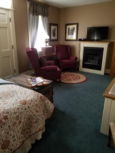 Cedarburg Hotel | Lilly Pad